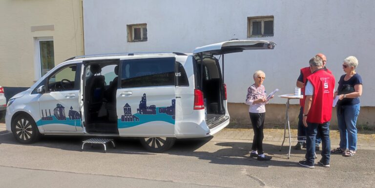 Informieren und Probesitzen – Vorstellung Seniorenbus in Leistadt