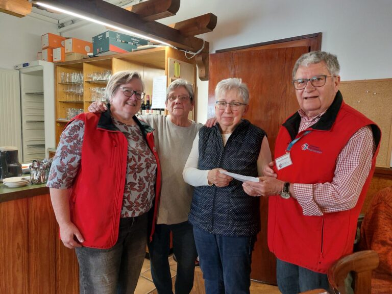 Spende von dem Seniorenkaffee aus Leistadt an den Bürgerverein